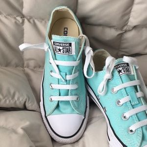 Converse low top sneakers, Size 6.5-7